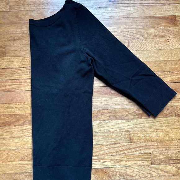 Gorgeous black top with satin back tie - Picture 8 of 8